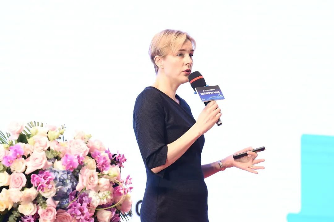 PMI总裁办主任Lenka Pincot女士